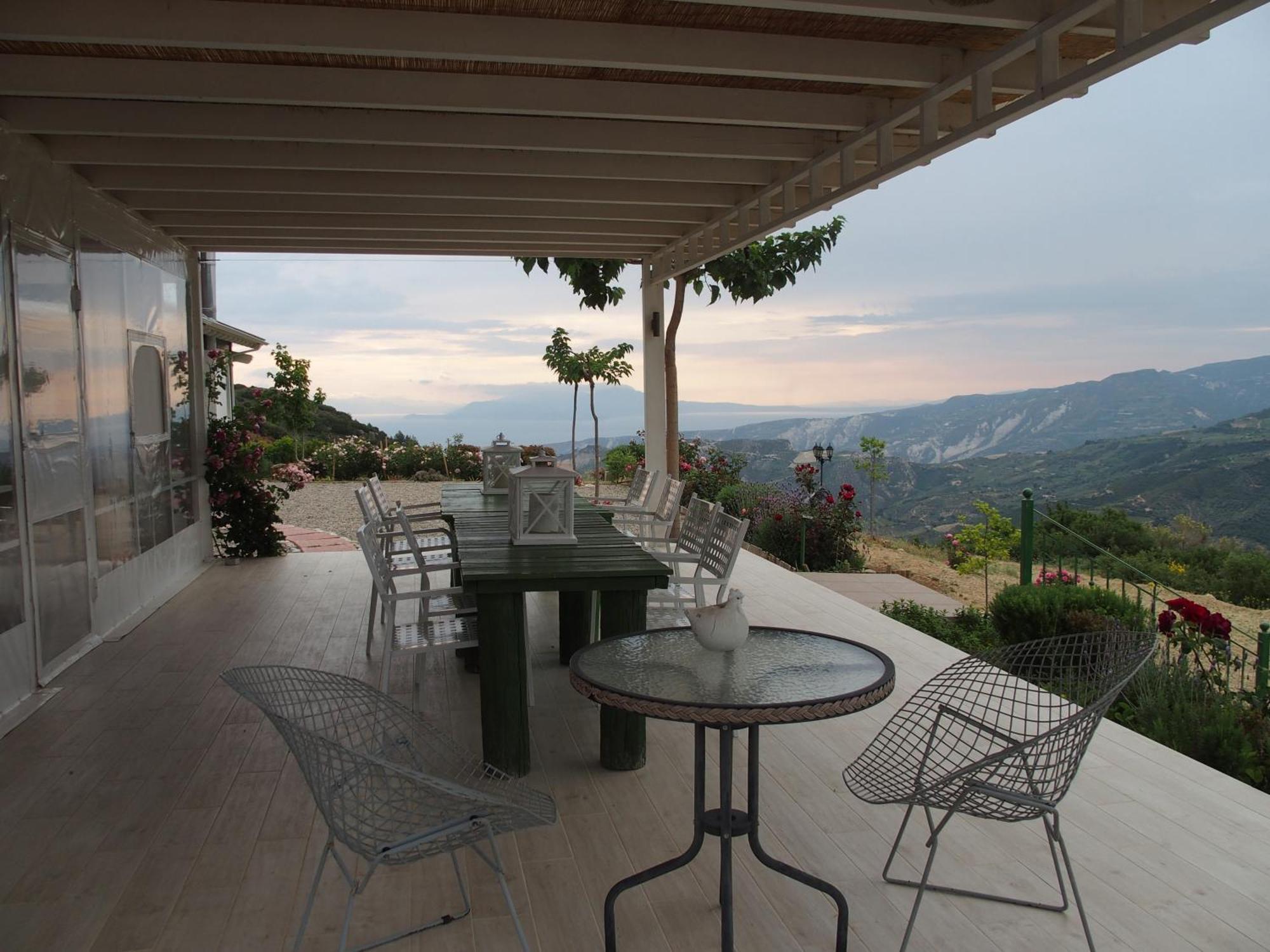 Ktima Noosfera Wellness & Retreat Center Otel Karya Dış mekan fotoğraf